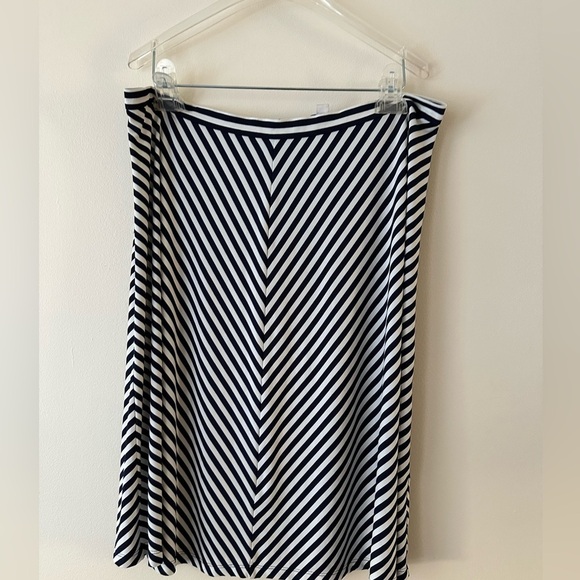 Tahari Arthur S Levine Chevron Print Black White A Line Skirt Size L - Picture 7 of 7
